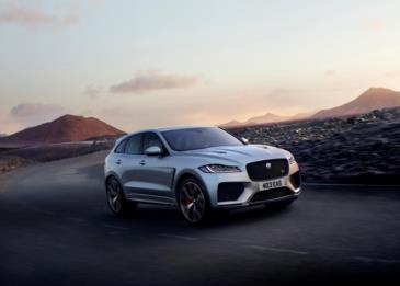 جاكوار F-PACE SVR تجمع بين الأداء الخارق للسيارت الرياضية والتصميم العملي لسيارت الدفع الرباعي